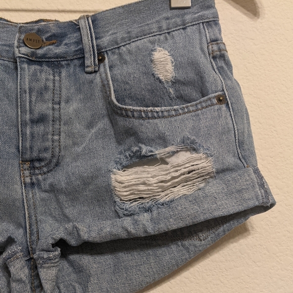 Amuse Society button fly distressed cuffed shorts size 25 - Picture 3 of 6